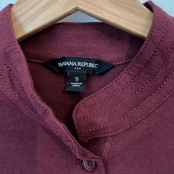 NWOT Banana Republic | 2022 Three Quarters Length Puff Sleeve Henley Burgundy - Picture 4 of 8